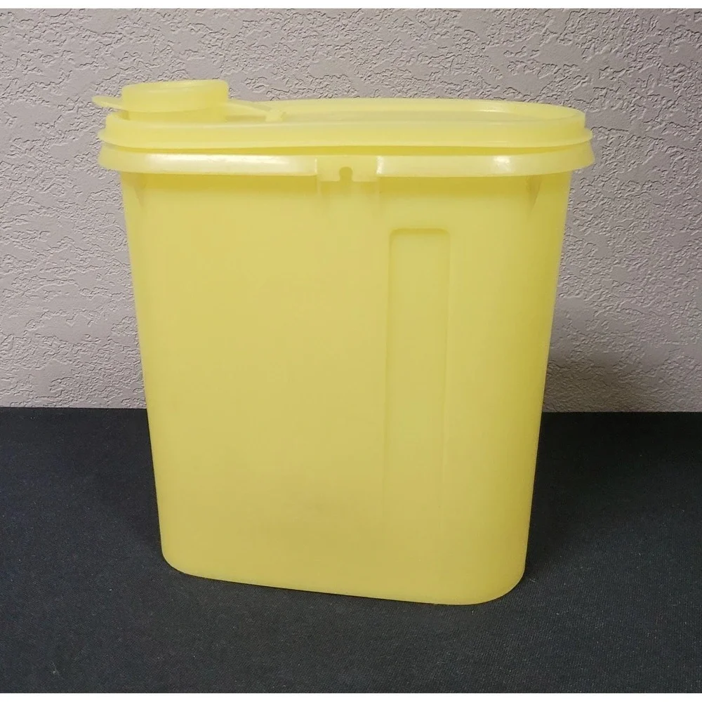 Tupperware scratches yellow see